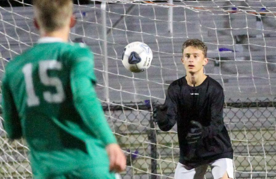 Venice goalie Benjamin Tary